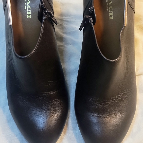 Coach heels size 7.5 - Picture 1 of 11
